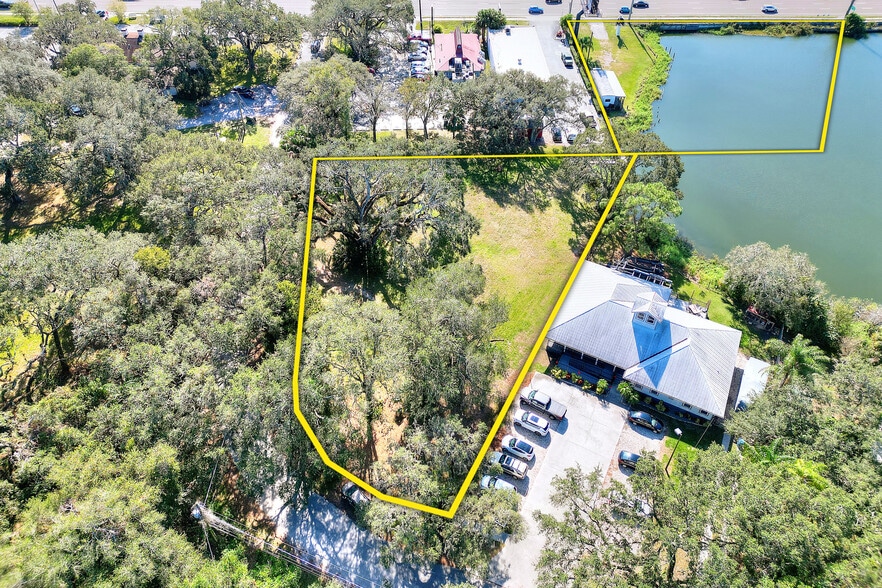 1214 W Brandon Blvd, Brandon, FL for sale - Building Photo - Image 2 of 10