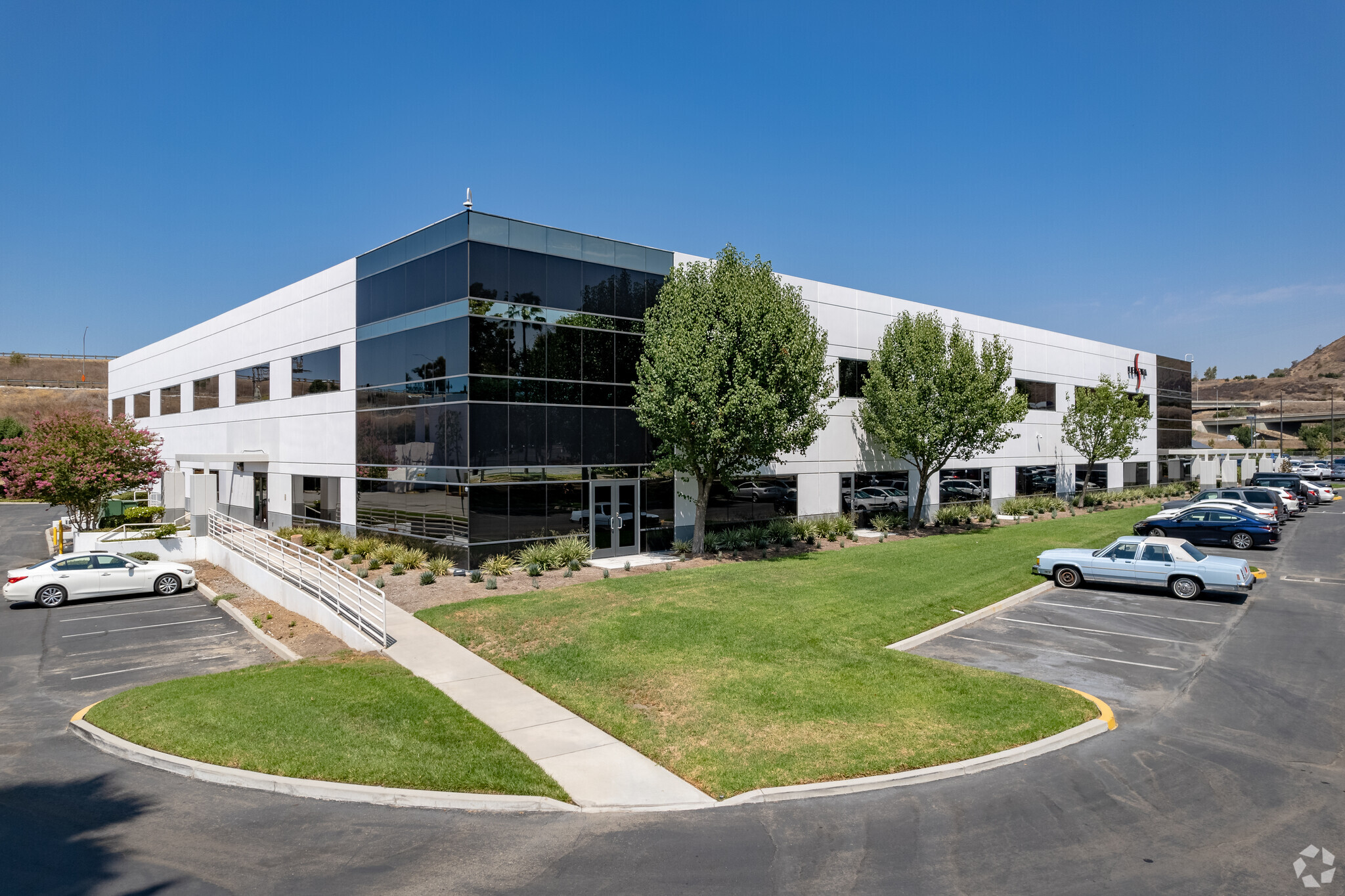 901 Corporate Center Dr, Pomona, CA for sale Primary Photo- Image 1 of 1