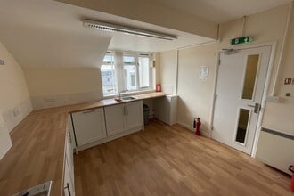 2 Alverton St, Penzance à louer Photo intérieure- Image 2 de 4