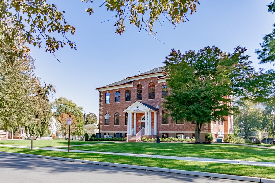 54 Hudson St, Freehold, NJ à louer - Photo du bâtiment - Image 3 de 22