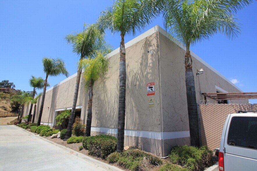 1440-1450 Hill St, El Cajon, CA à louer - Photo du bâtiment - Image 3 de 8