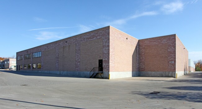 Plus de détails pour 8811 Keele St, Concord, ON - Industriel à louer