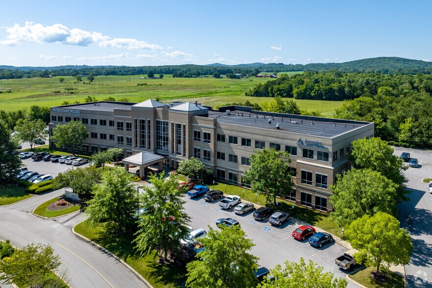100 Physicians Way, Lebanon, TN à louer - Photo du bâtiment - Image 3 de 13