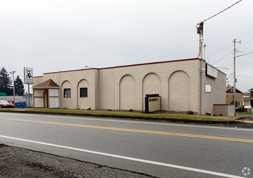 1321 Sharon New Castle Rd, Farrell, PA à vendre - Photo principale - Image 1 de 1