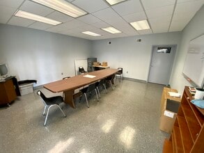 1229 Country Club Mnr, Fairmont, WV for sale Interior Photo- Image 2 of 12