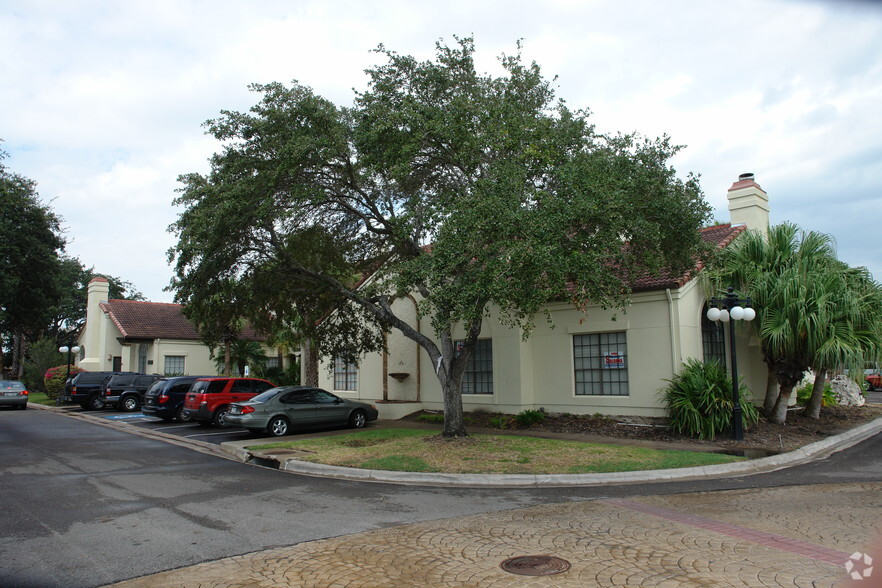 6000 S Staples St, Corpus Christi, TX for lease - Building Photo - Image 3 of 9