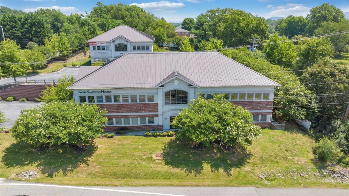 2408 Electric Rd, Roanoke, VA à louer Photo principale- Image 1 de 58