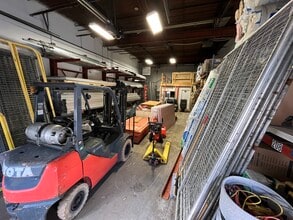 108 Clematis Ave, Waltham, MA à louer Photo intérieure- Image 1 de 5