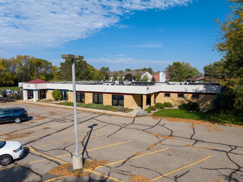 622 Sunrise Dr, Saint Peter, MN for lease Building Photo- Image 1 of 14