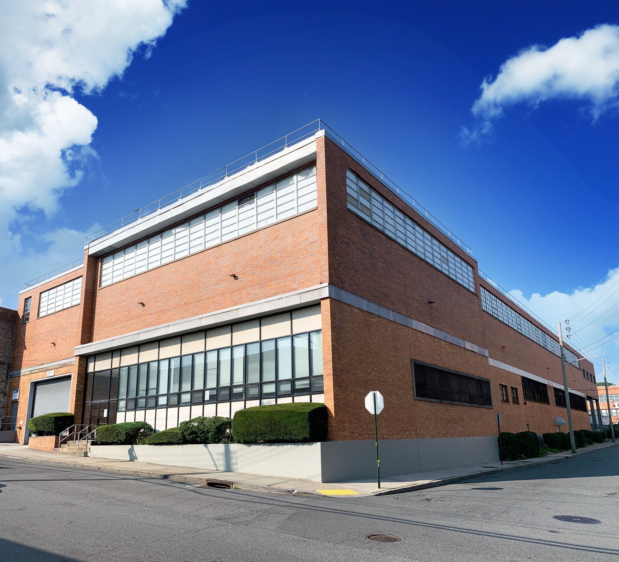 120 S Columbus Ave, Mount Vernon, NY à vendre Photo du bâtiment- Image 1 de 4