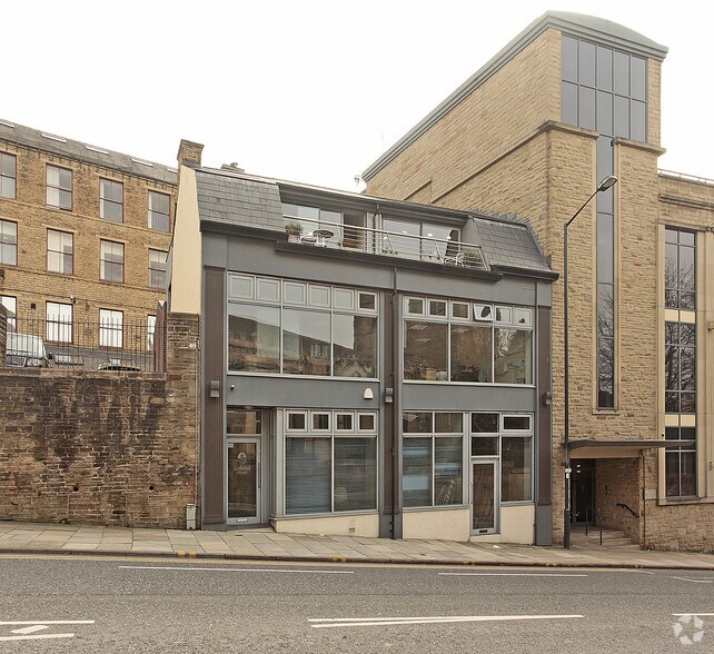 26-28 Church Bank, Bradford à vendre - Photo principale - Image 1 de 3