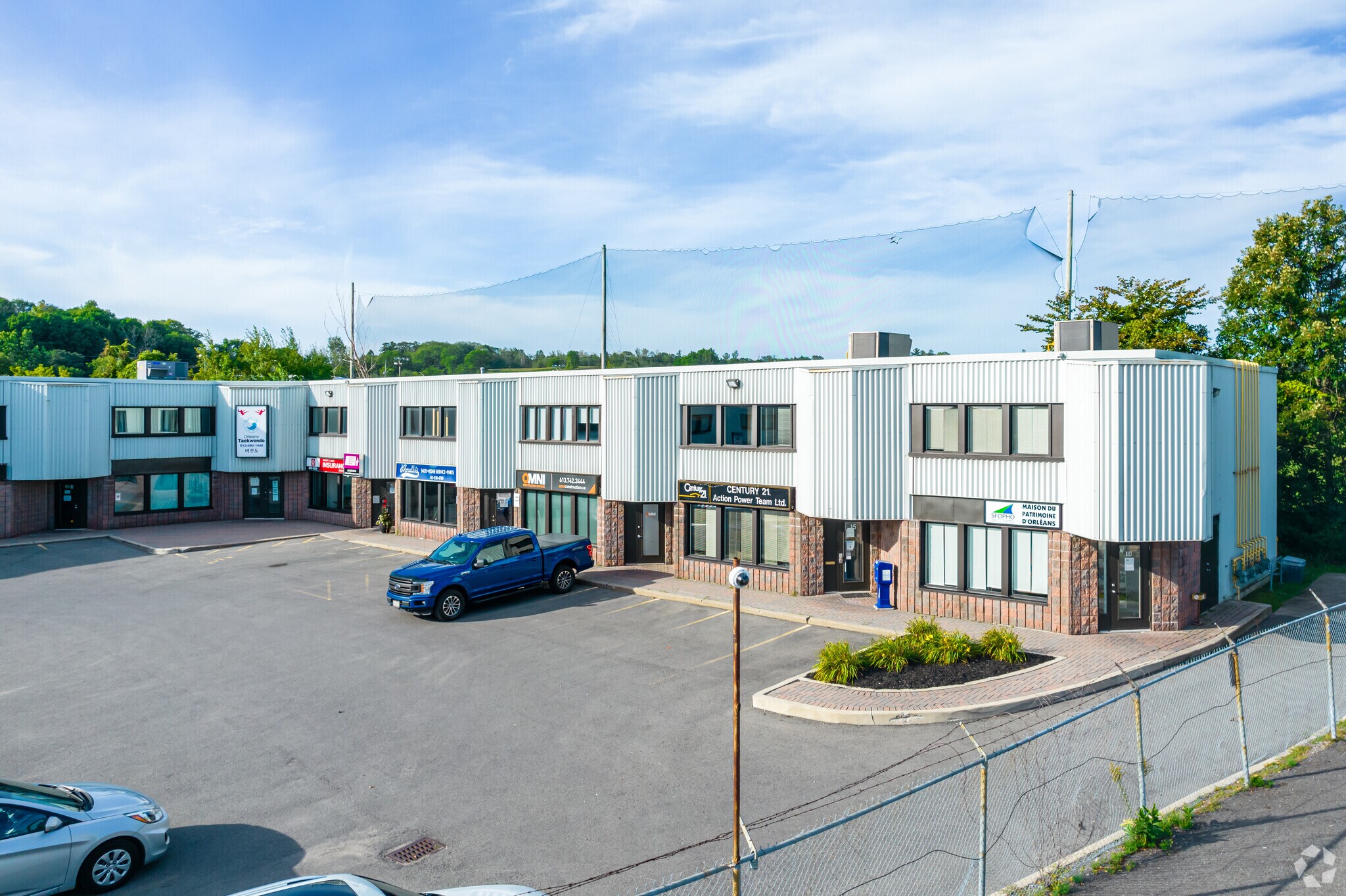 1420 Youville Dr, Ottawa, ON à vendre Photo principale- Image 1 de 1