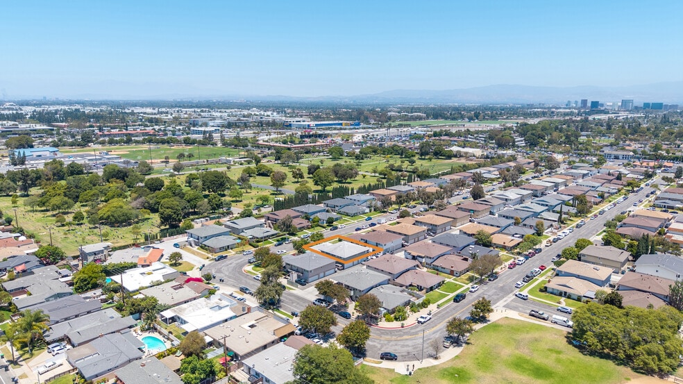 1635 Coriander Dr, Costa Mesa, CA for sale - Building Photo - Image 2 of 8