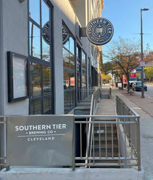 811 Prospect Ave E, Cleveland, OH à louer - Photo du bâtiment - Image 2 de 21