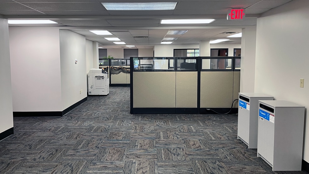 3517 Embassy Pky, Akron, OH à vendre - Photo du bâtiment - Image 2 de 10