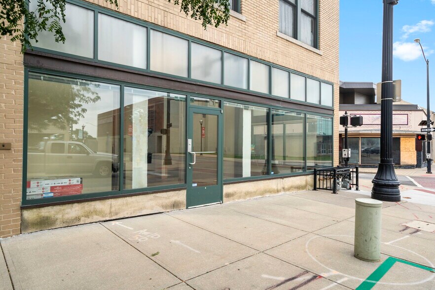 324 Park Central W, Springfield, MO à louer - Photo du bâtiment - Image 3 de 16