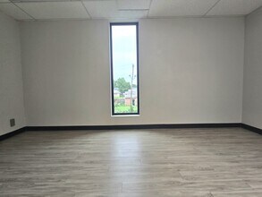 5350 S Western Ave, Oklahoma City, OK for lease Building Photo- Image 2 of 3