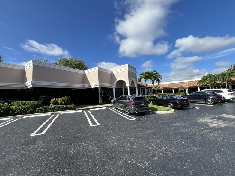 4 Harvard Cir, West Palm Beach, FL for lease - Building Photo - Image 2 of 4