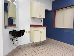 1811 S 108th St, West Allis, WI for lease Interior Photo- Image 2 of 4