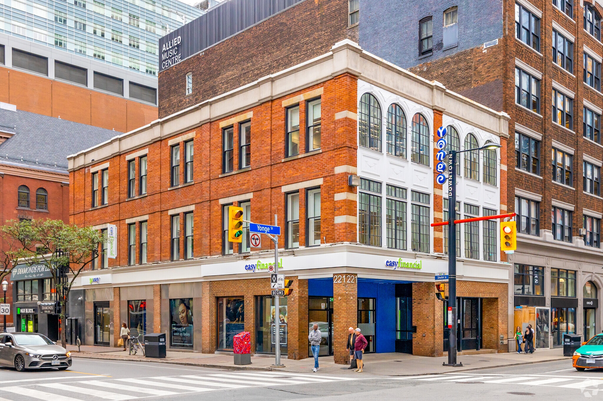 221 Yonge St, Toronto, ON for sale Primary Photo- Image 1 of 1