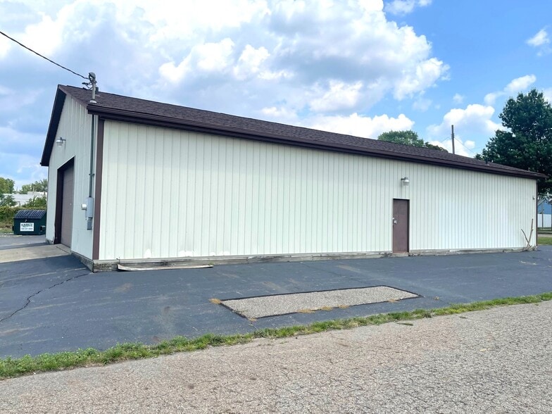 1107 Melchoir Pl & 806 Cook Ave portefeuille de 2 propriétés à vendre sur LoopNet.ca - Photo du bâtiment - Image 3 de 28