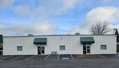 1775 N 10th St, Central Point, OR for lease Interior Photo- Image 1 of 14
