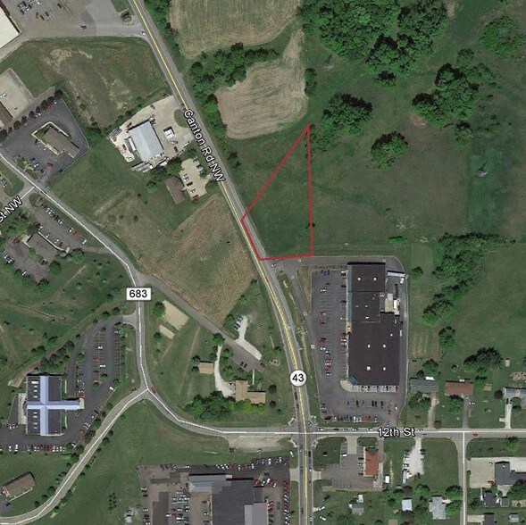 1200 Canton Rd NW, Carrollton, OH à vendre - Photo du bâtiment - Image 2 de 3