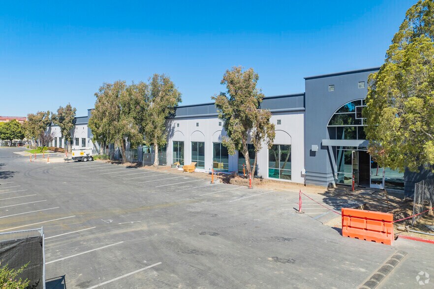 6100-6150 Stevenson Blvd, Fremont, CA for lease - Building Photo - Image 1 of 15