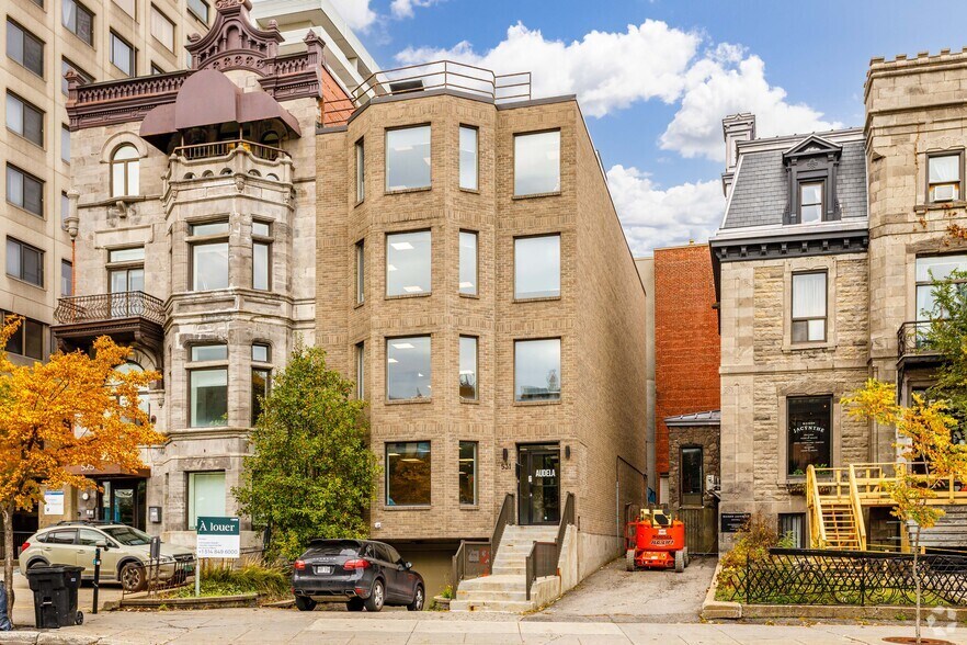 531 Rue Sherbrooke E, Montréal, QC à louer - Photo du bâtiment - Image 3 de 7