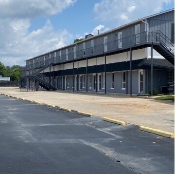Roswell-Norcross St Assembly adjacent to portefeuille de 3 propriétés à vendre sur LoopNet.ca - Photo du bâtiment - Image 2 de 3