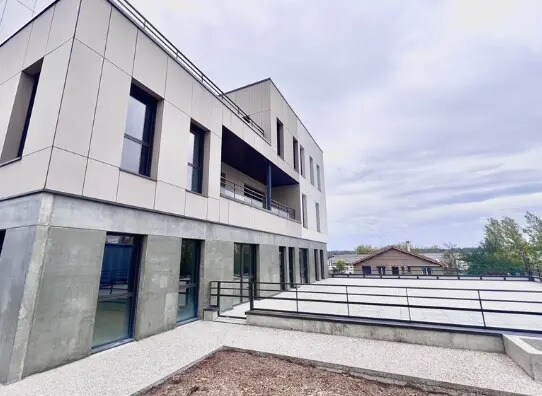 Office in Limas for sale Building Photo- Image 1 of 4