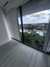 900 W 49th St, Hialeah, FL à louer Photo intérieure- Image 2 de 4