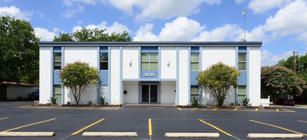 3015 San Pedro Ave, San Antonio, TX for lease - Building Photo - Image 1 of 8