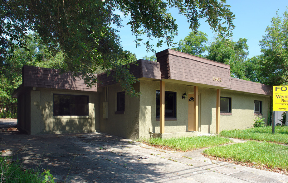 1902 Rogero Rd, Jacksonville, FL for lease - Primary Photo - Image 1 of 50