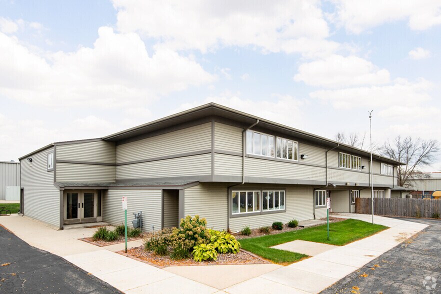 4111 E Towne Blvd, Madison, WI for sale - Primary Photo - Image 1 of 4