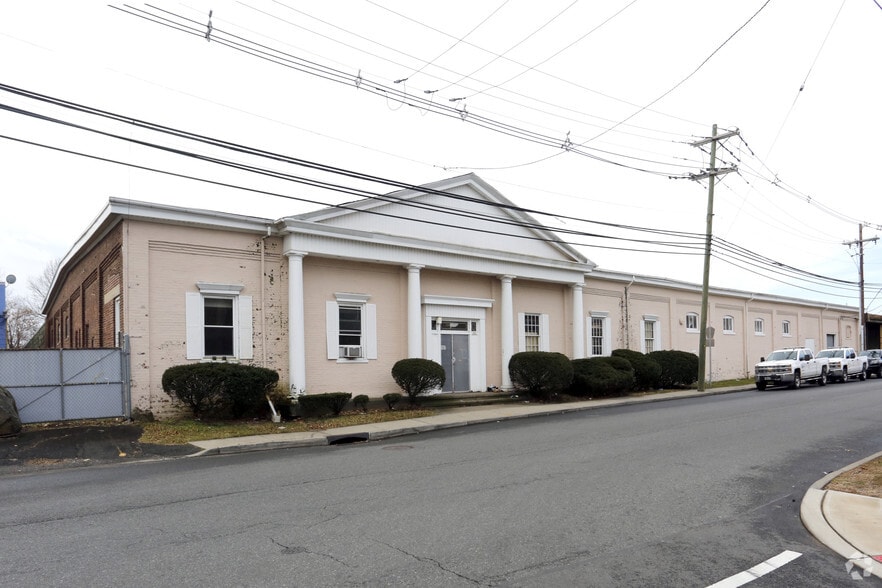 167 Clifton Blvd, Clifton, NJ for lease - Primary Photo - Image 1 of 6