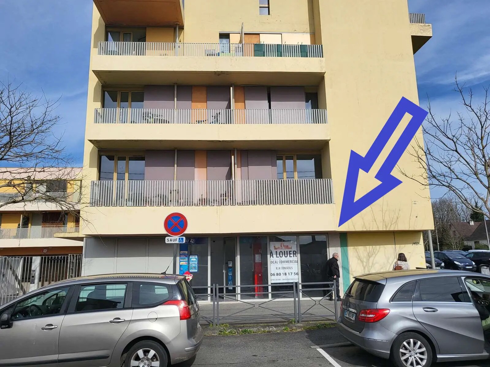 Commerce de détail dans Saint-Michel-Sur-Orge à louer Photo du bâtiment- Image 1 de 5