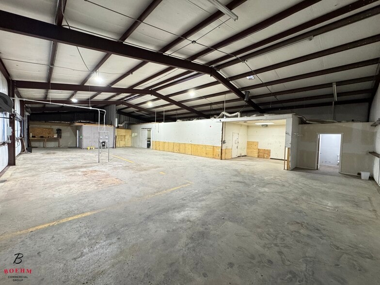129 Industrial Dr, Boerne, TX à louer - Photo du bâtiment - Image 3 de 20