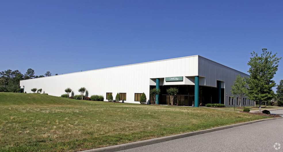 781 Industrial Park Dr, Newport News, VA à vendre - Photo du bâtiment - Image 1 de 1