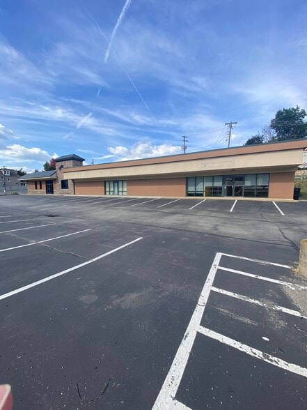 9733 State Route 30, Irwin, PA for lease - Building Photo - Image 2 of 19