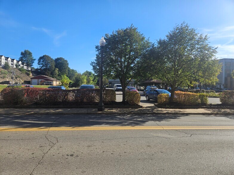 220 Sycamore St, Oil City, PA à vendre - Photo du bâtiment - Image 3 de 16