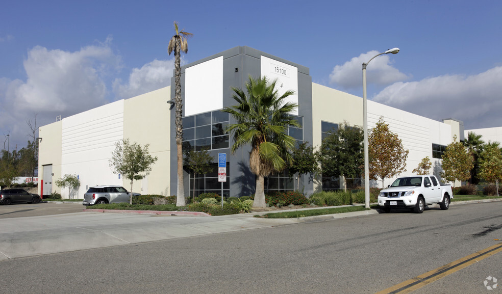 15100 Hilton Dr, Fontana, CA for lease - Primary Photo - Image 1 of 2