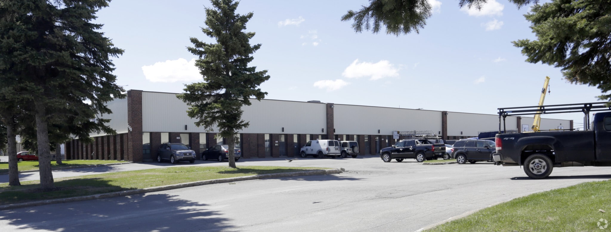 5400-5500 Rue Vanden-Abeele, Montréal, QC for lease Building Photo- Image 1 of 4