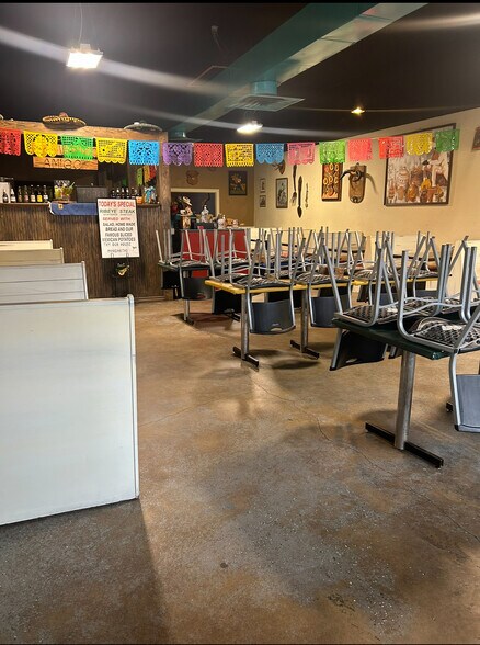 112 S Main St, Hennessey, OK à vendre - Photo intérieure - Image 2 de 25