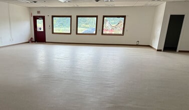 187-- Route 66 E, Columbia, CT à louer Photo intérieure- Image 2 de 7