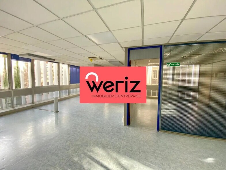 Office in Marseille for lease - Building Photo - Image 3 of 14