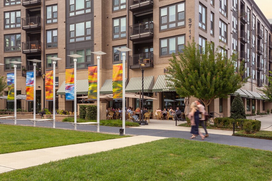 3700 Glenwood Ave, Raleigh, NC à louer - Photo du bâtiment - Image 3 de 41