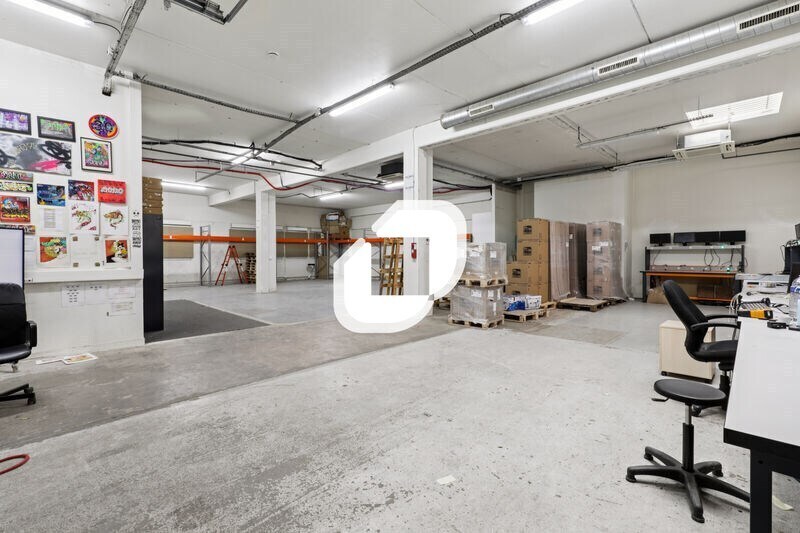 Flex in Nanterre for sale - Interior Photo - Image 3 of 9