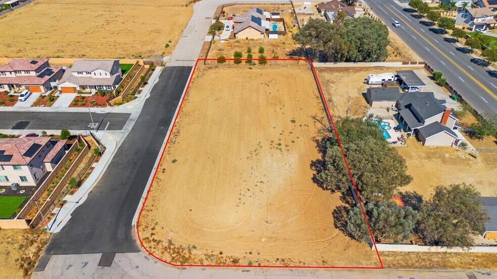 Bradshaw Cir, Moreno Valley, CA à vendre - Aérien - Image 3 de 14