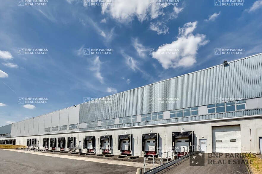Flex in Combs-la-Ville for lease - Building Photo - Image 3 of 10